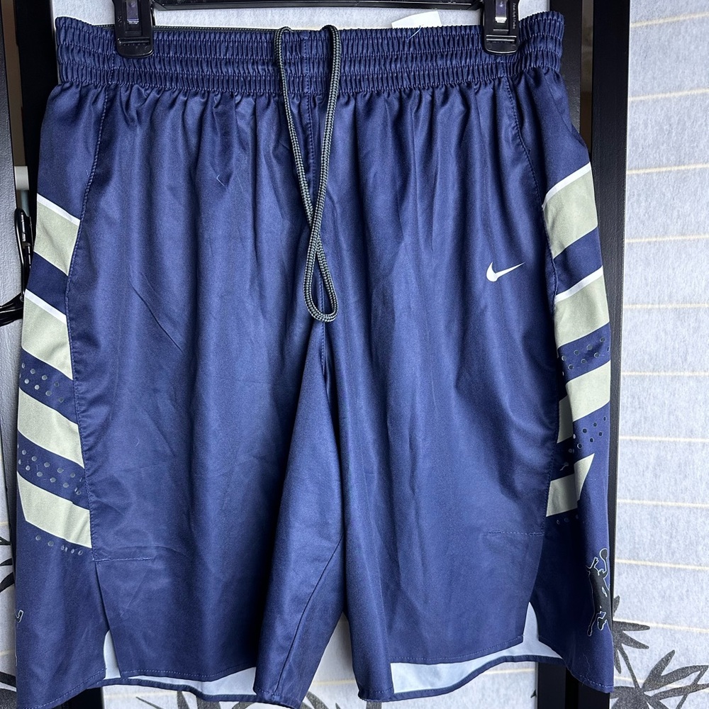 Nike Basketball Vented Shorts in Navy Blue with Gray Stripes in Size Large